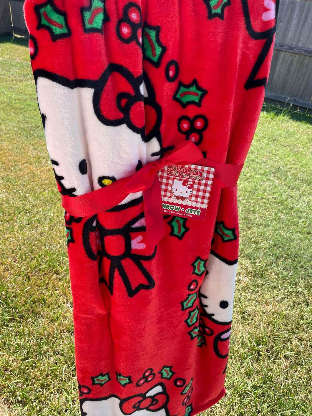 Hello Kitty Red Wreath Blanket