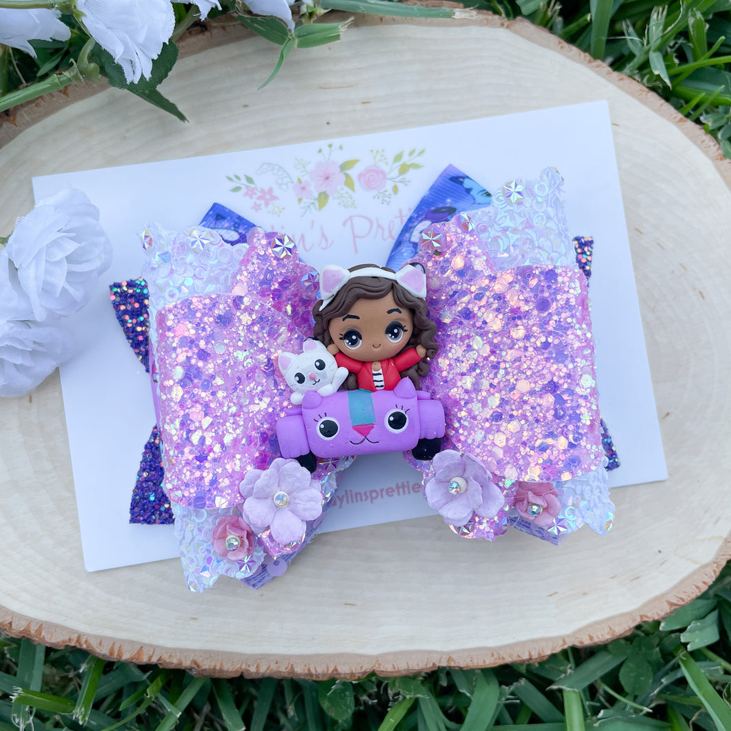 Cartoon Girl on Car Ribbon Bow