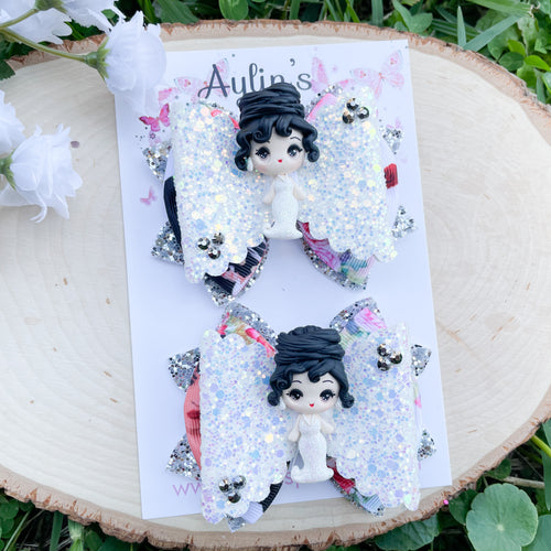 White Dress Singer Piggies