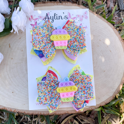 Cupcake Pop It Ribbon Piggies