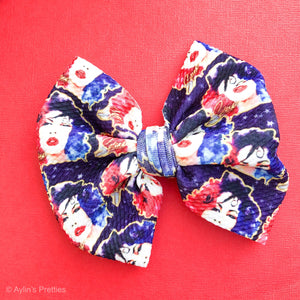 Animated Singer Fabric Bow